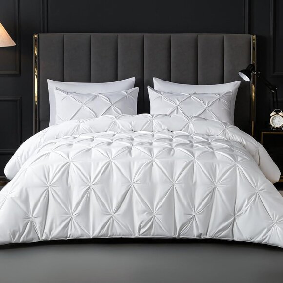 New 7 Piece Bed in a Bag Comforter Set • White • Pinch Pleated • King Size - Picture 3 of 4